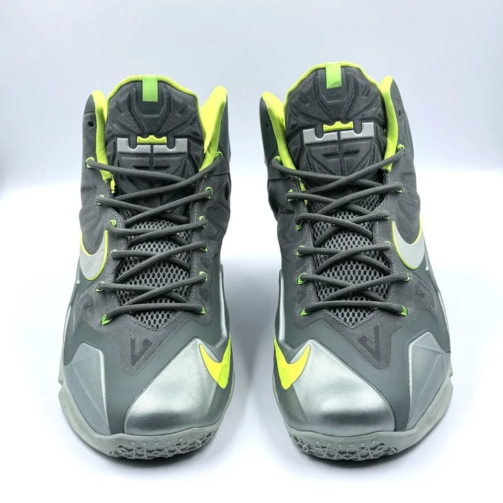 Nike dunkman items
